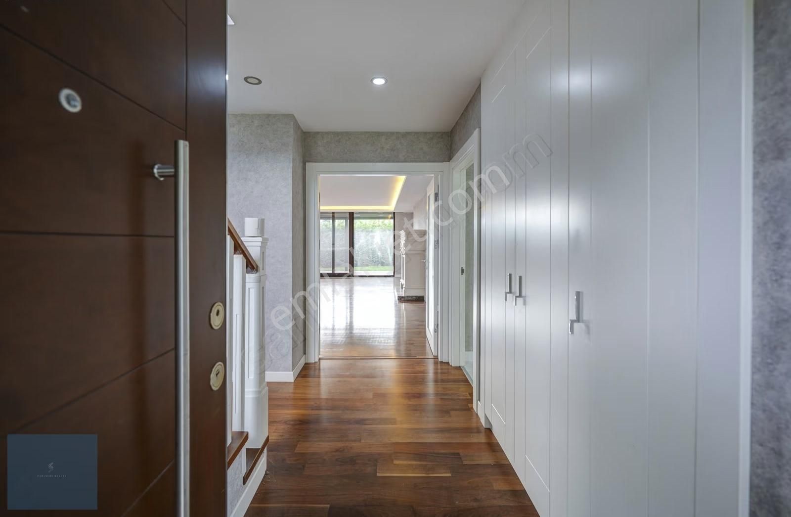 Çekmeköy'de Doğa İle İç İçe Sitede Tam Müstakil Lüks Villa - Görsel 15