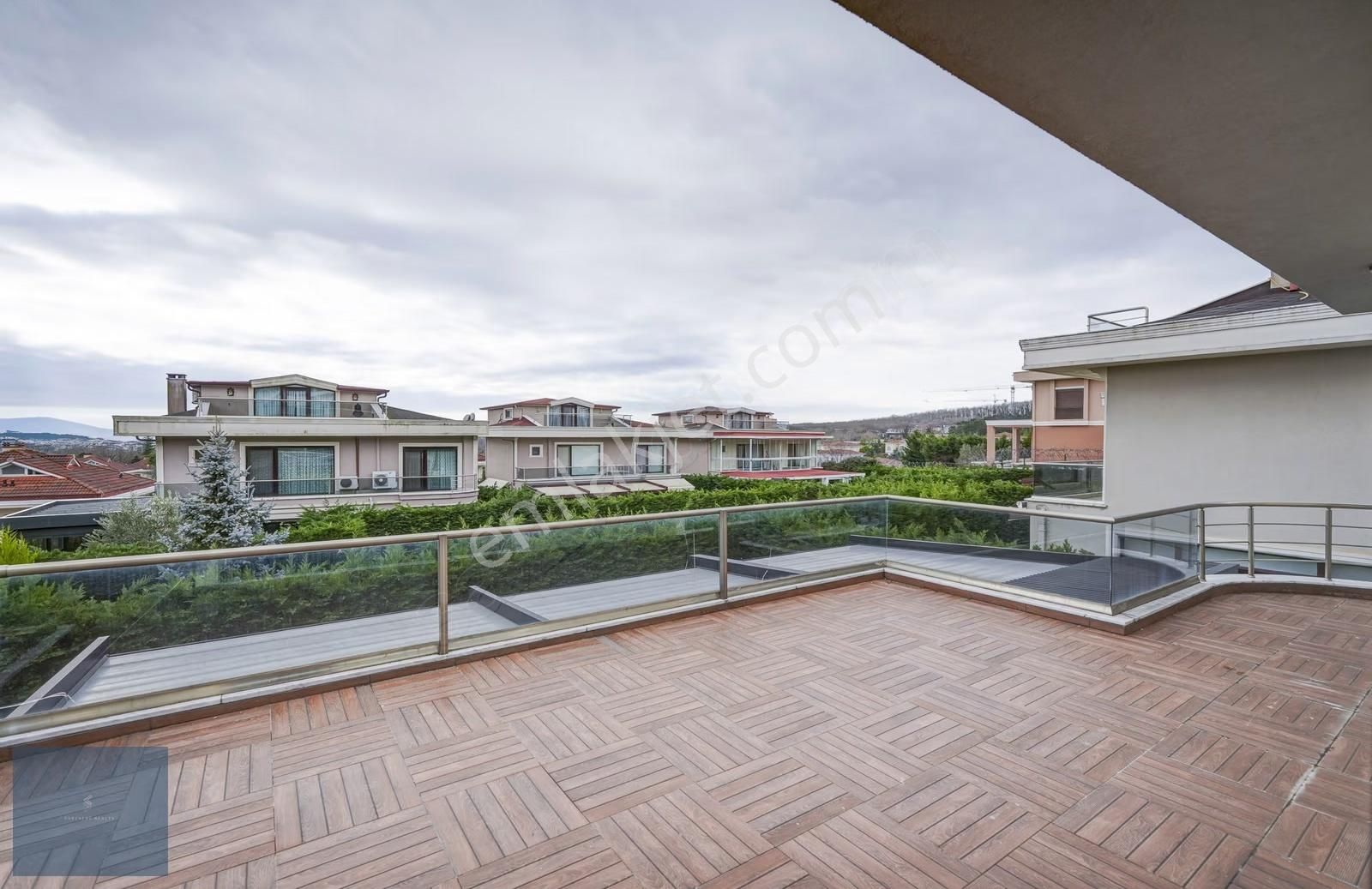 Çekmeköy'de Doğa İle İç İçe Sitede Tam Müstakil Lüks Villa - Görsel 8