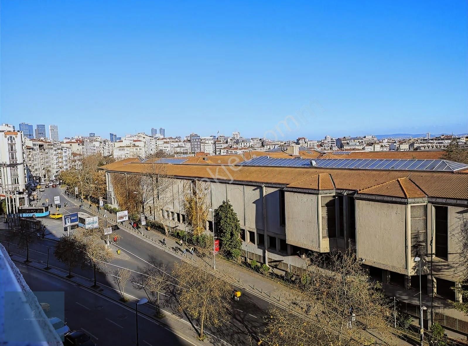 Harbiye Ana Caddede Çok İyi Konumlu Manzaralı Şık Kiralık Ofis - Görsel 18