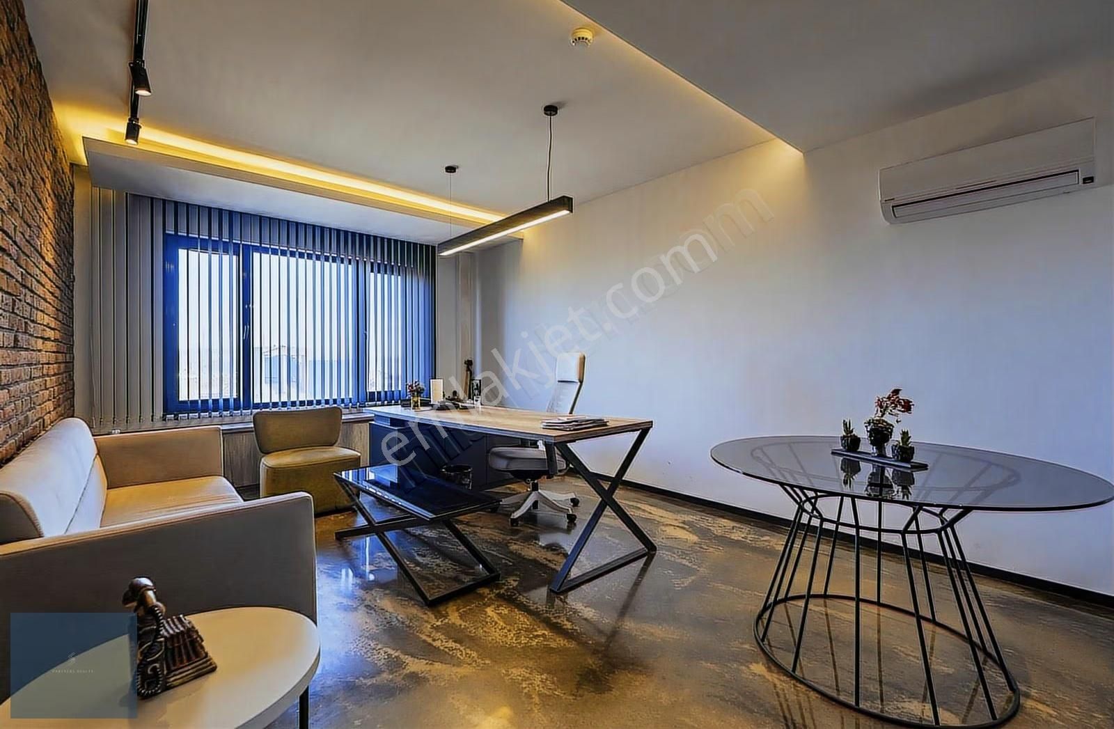 Harbiye Ana Caddede Çok İyi Konumlu Manzaralı Şık Kiralık Ofis - Görsel 24