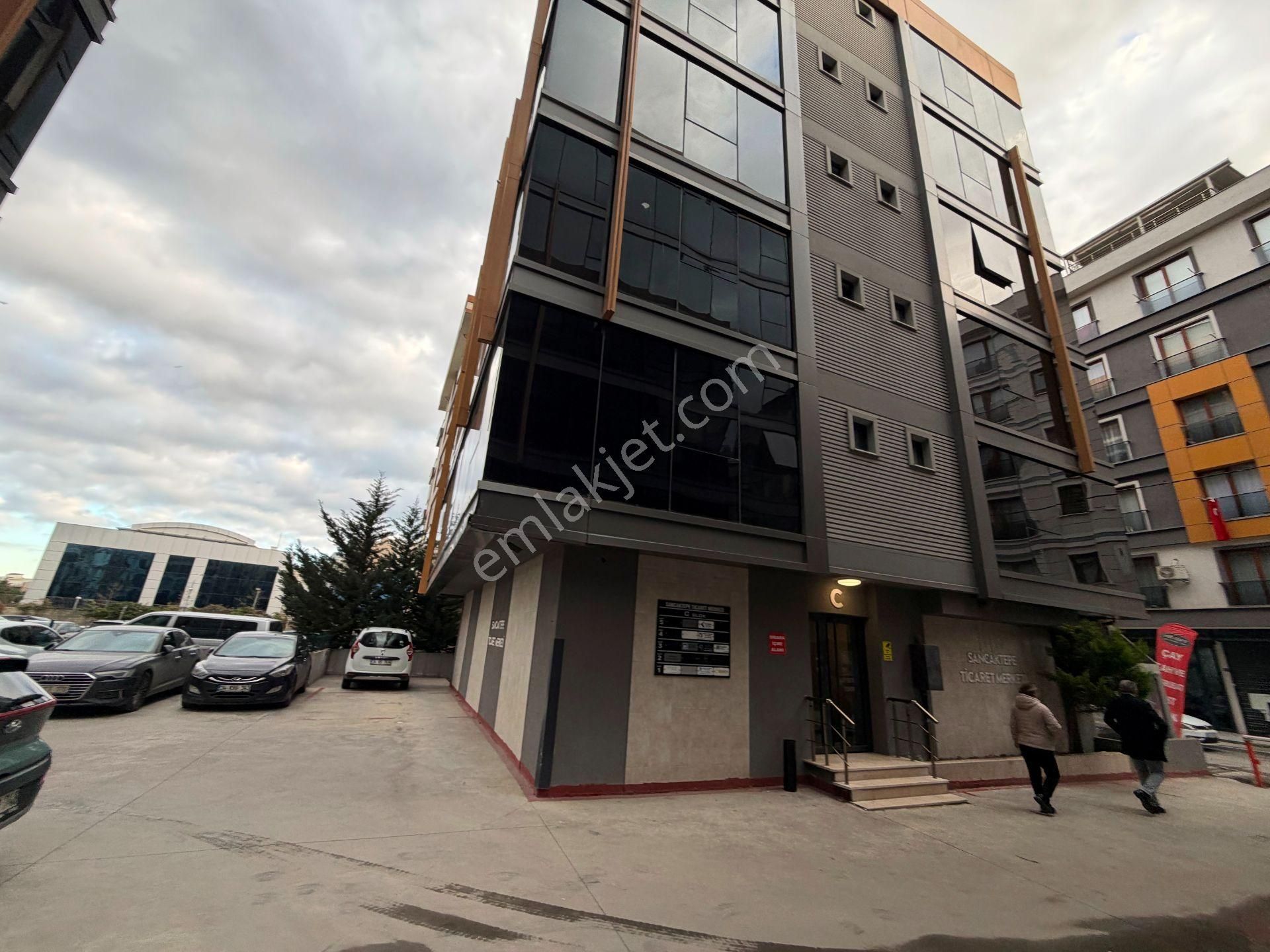 Sancaktepe Ticaret Merkezi 8 Yıllık Otoparklı 50m2 Kiralık Ofis - Görsel 33