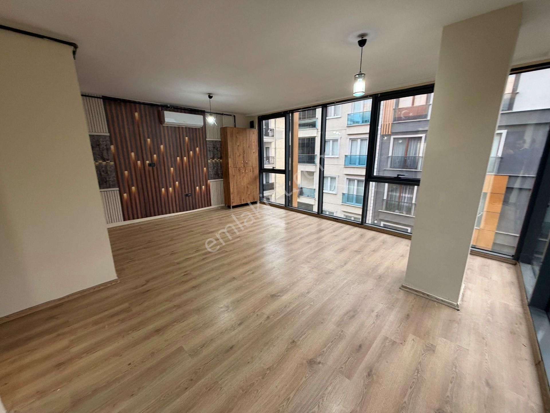 Sancaktepe Ticaret Merkezi 8 Yıllık Otoparklı 50m2 Kiralık Ofis - Görsel 3