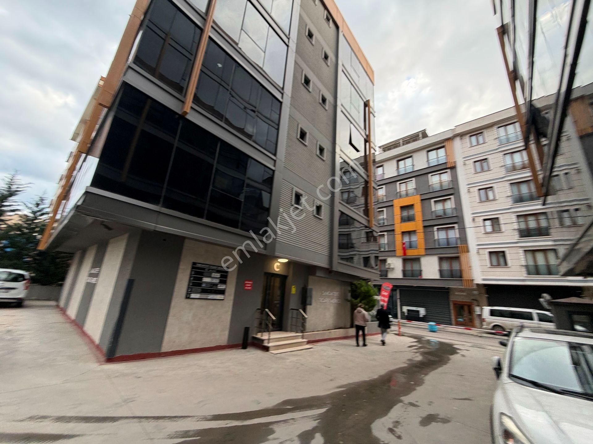 Sancaktepe Ticaret Merkezi 8 Yıllık Otoparklı 50m2 Kiralık Ofis - Görsel 34