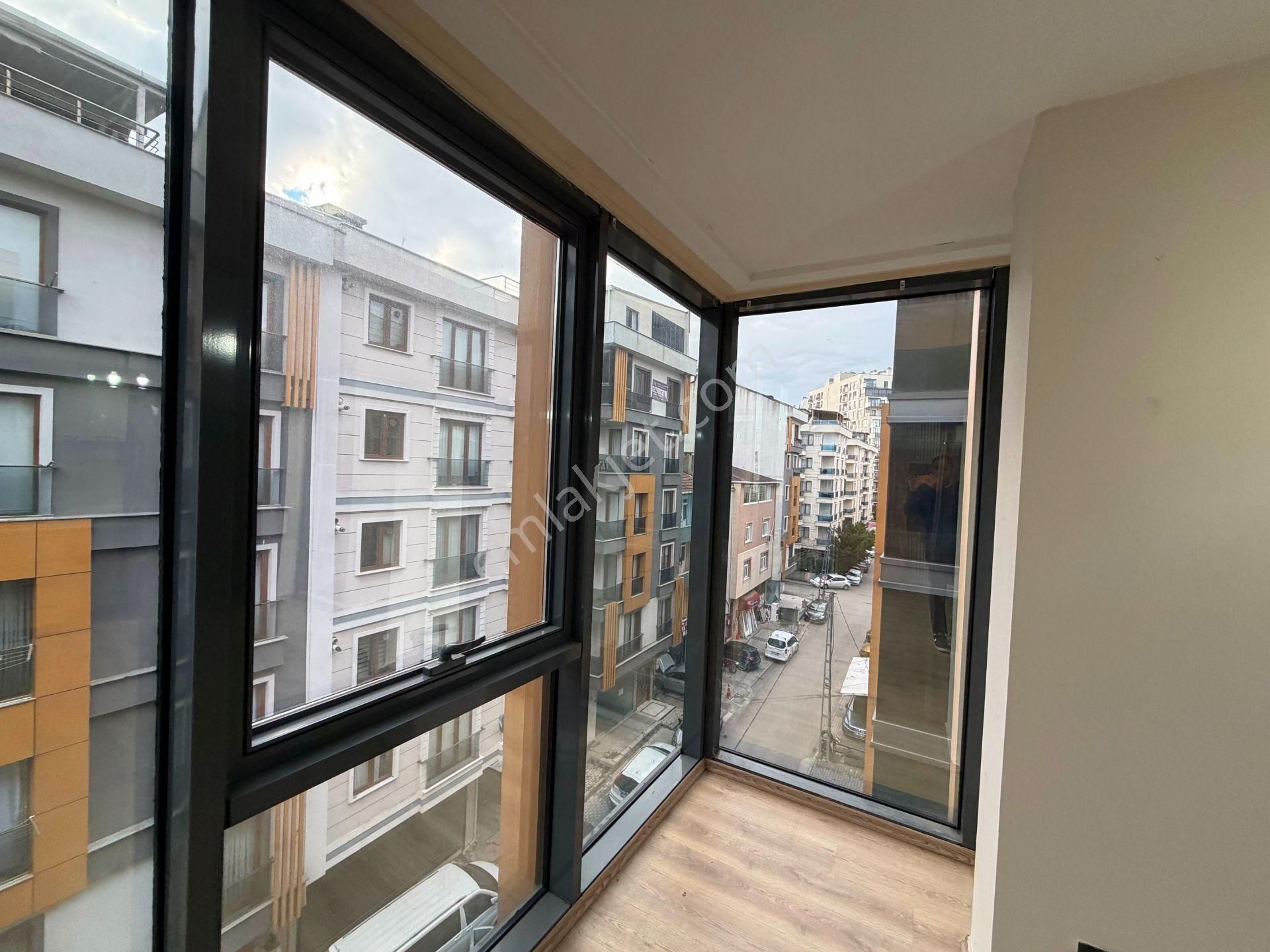 Sancaktepe Ticaret Merkezi 8 Yıllık Otoparklı 50m2 Kiralık Ofis - Görsel 17