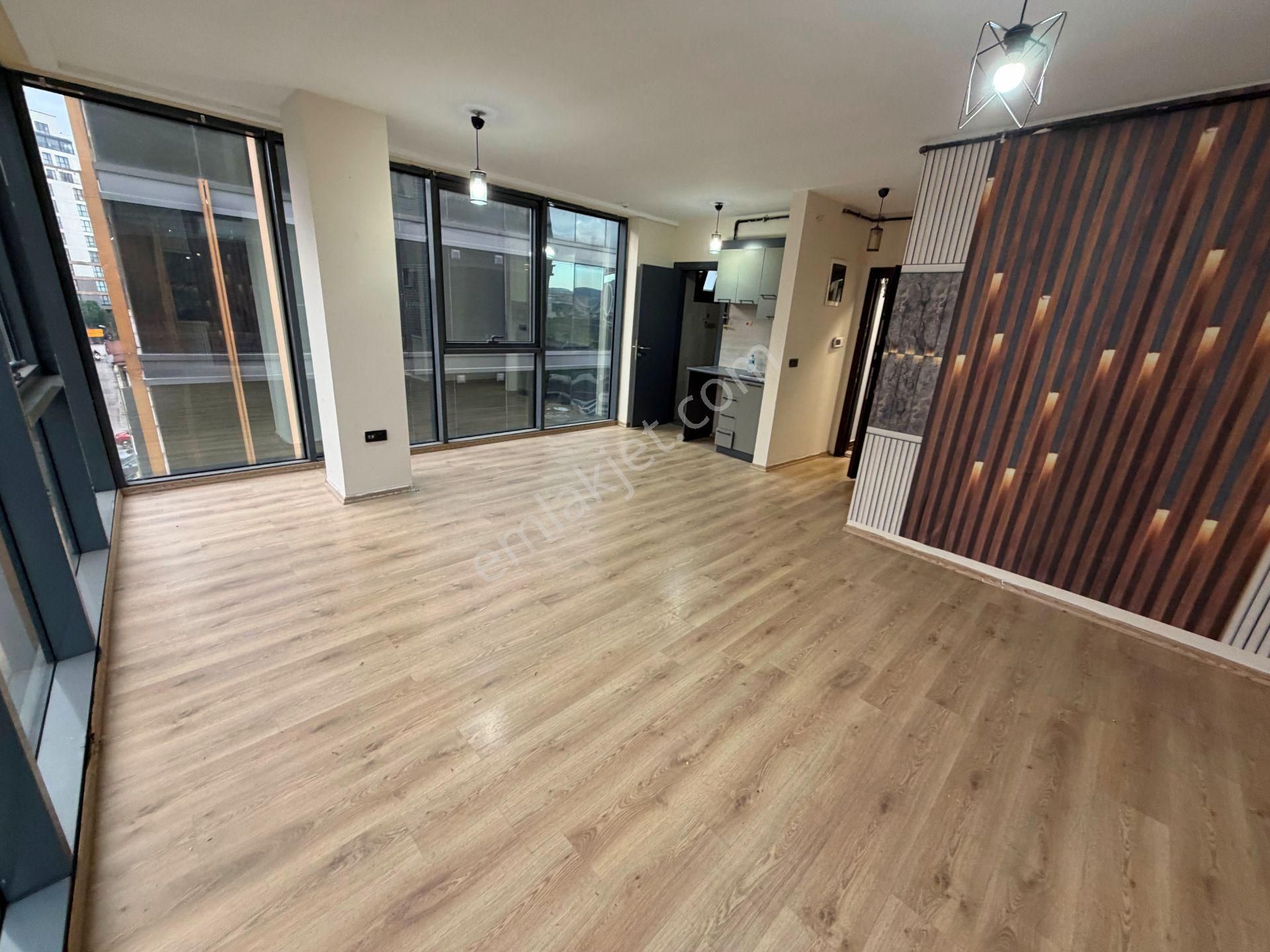 Sancaktepe Ticaret Merkezi 8 Yıllık Otoparklı 50m2 Kiralık Ofis - Görsel 9