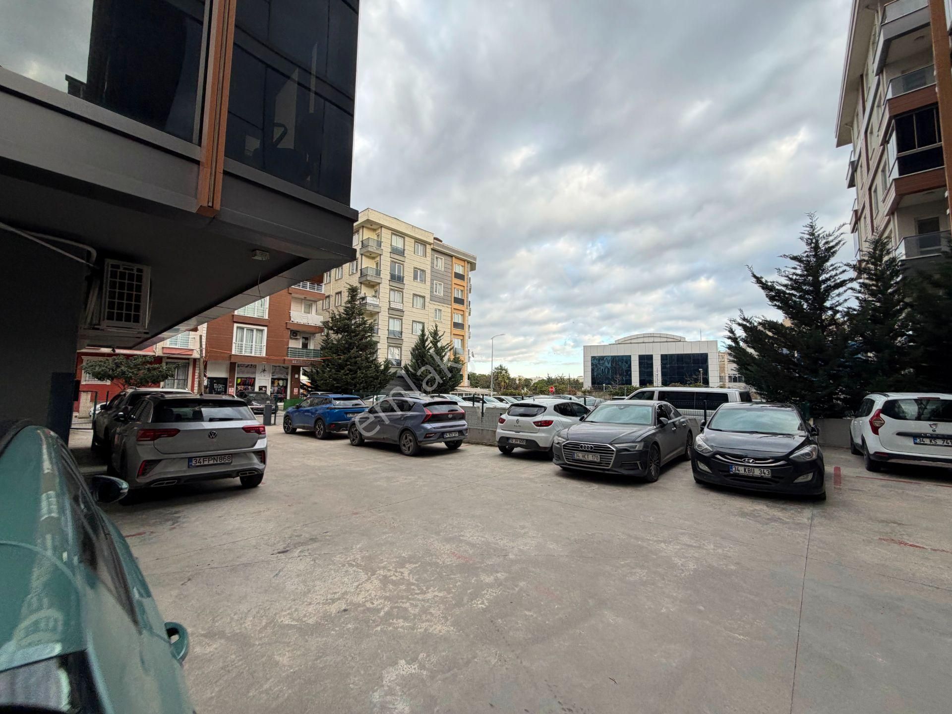 Sancaktepe Ticaret Merkezi 8 Yıllık Otoparklı 50m2 Kiralık Ofis - Görsel 29