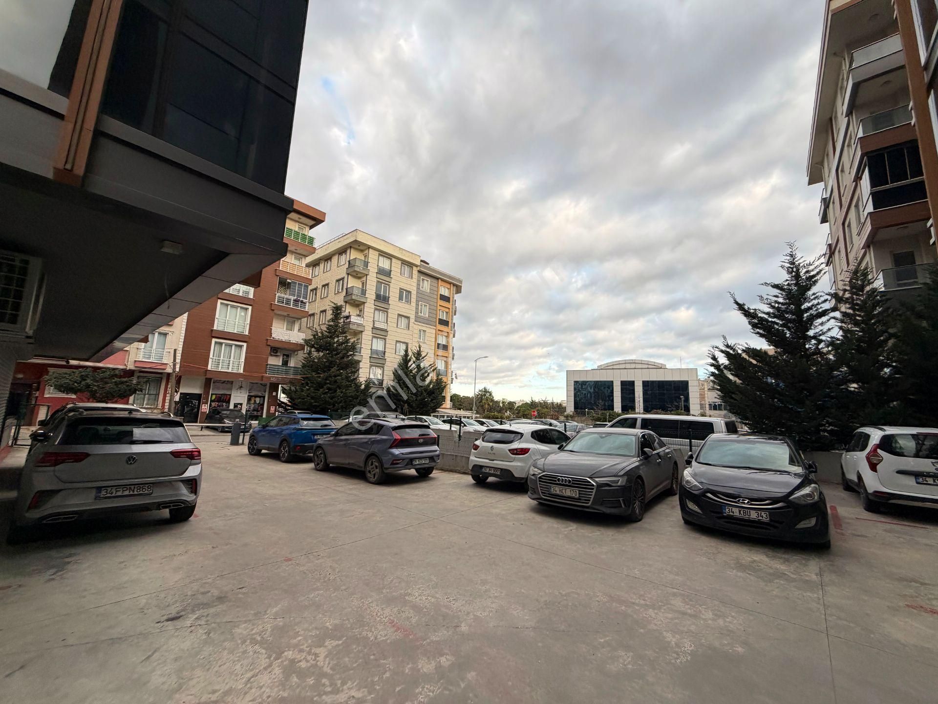 Sancaktepe Ticaret Merkezi 8 Yıllık Otoparklı 50m2 Kiralık Ofis - Görsel 30