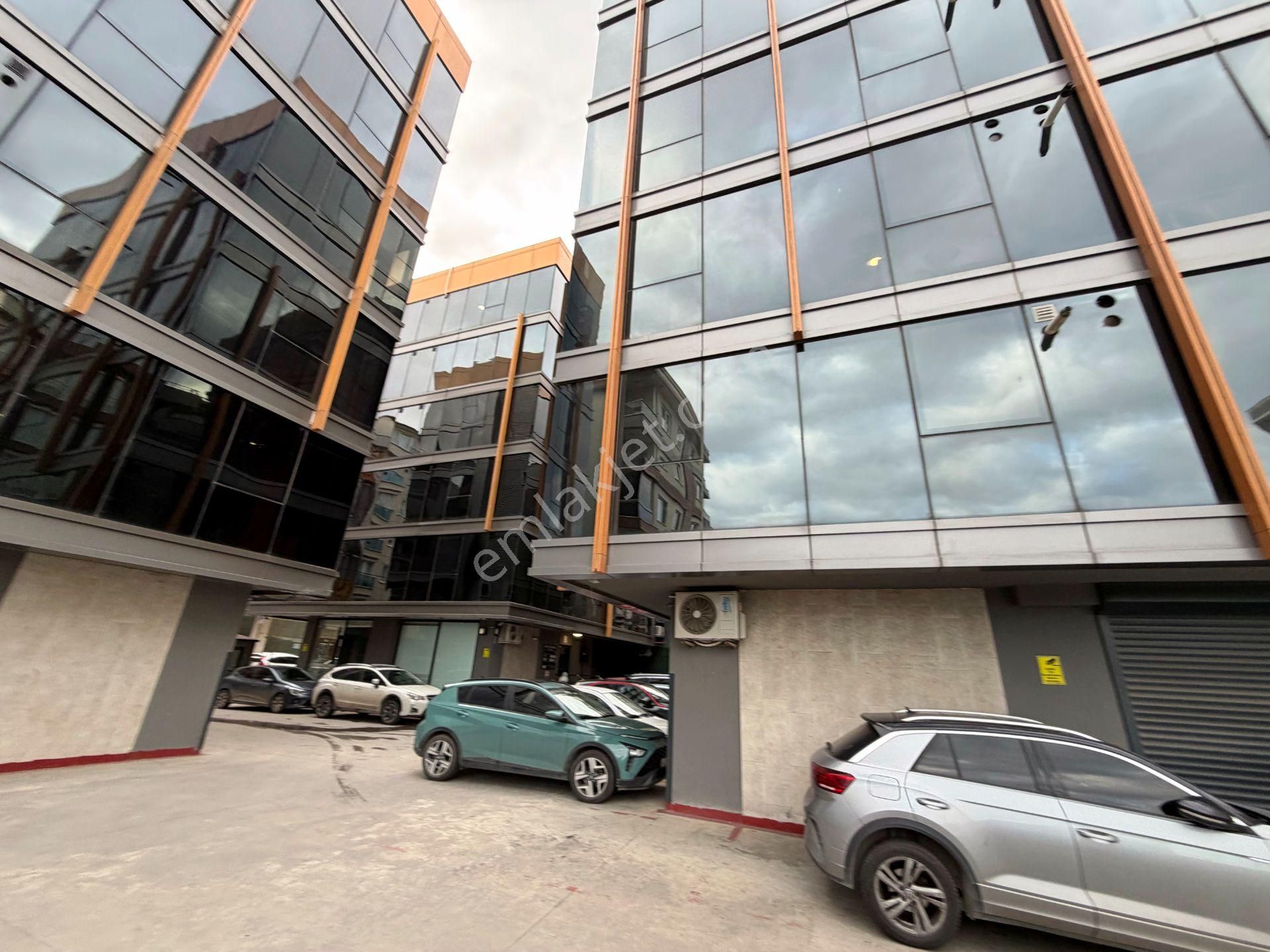 Sancaktepe Ticaret Merkezi 8 Yıllık Otoparklı 50m2 Kiralık Ofis - Görsel 27