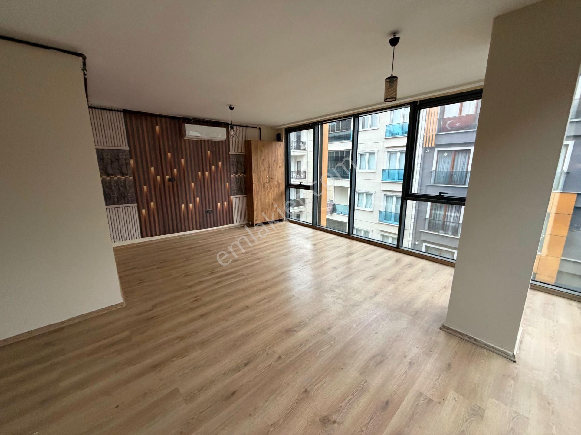 Sancaktepe Ticaret Merkezi 8 Yıllık Otoparklı 50m2 Kiralık Ofis - Görsel 4