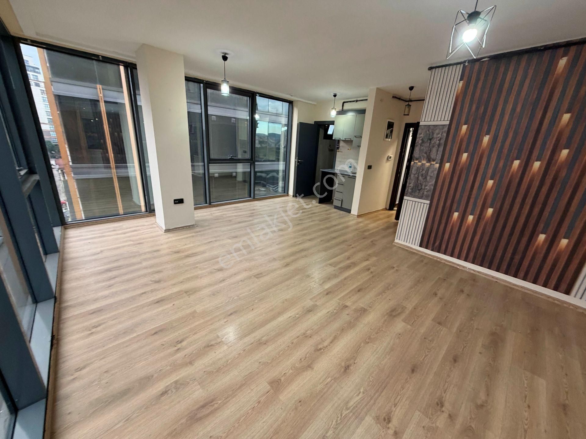 Sancaktepe Ticaret Merkezi 8 Yıllık Otoparklı 50m2 Kiralık Ofis - Görsel 8