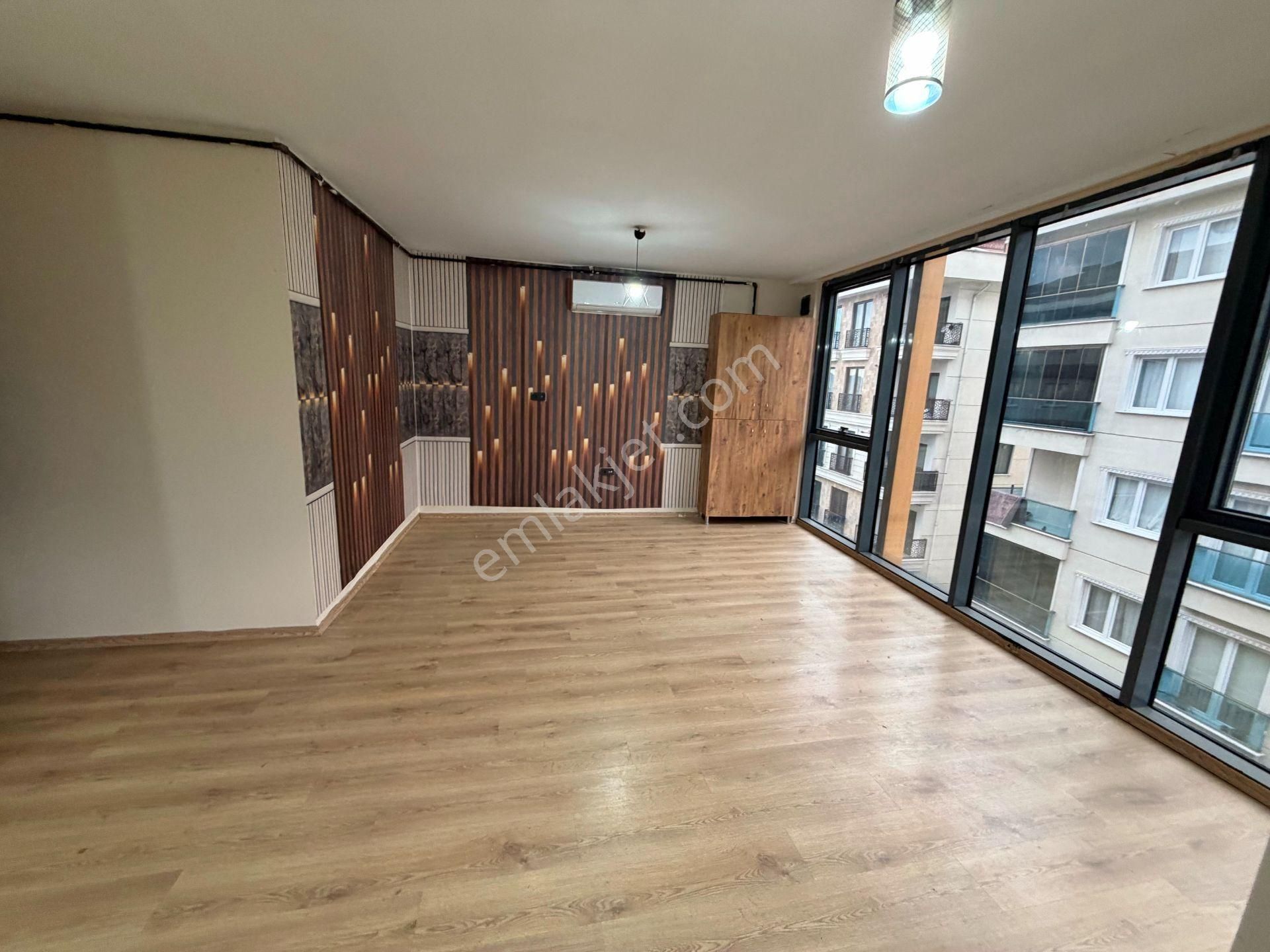 Sancaktepe Ticaret Merkezi 8 Yıllık Otoparklı 50m2 Kiralık Ofis - Görsel 6