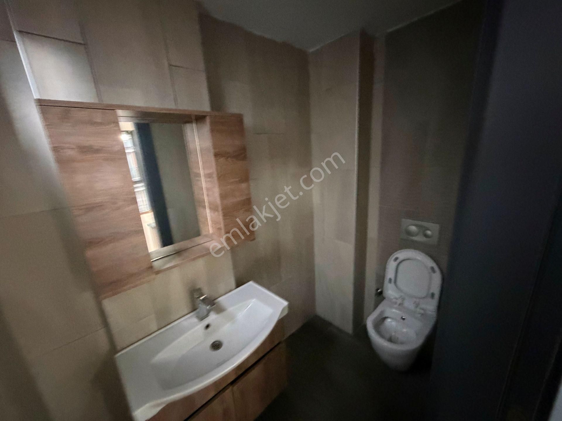 Sancaktepe Ticaret Merkezi 8 Yıllık Otoparklı 50m2 Kiralık Ofis - Görsel 14