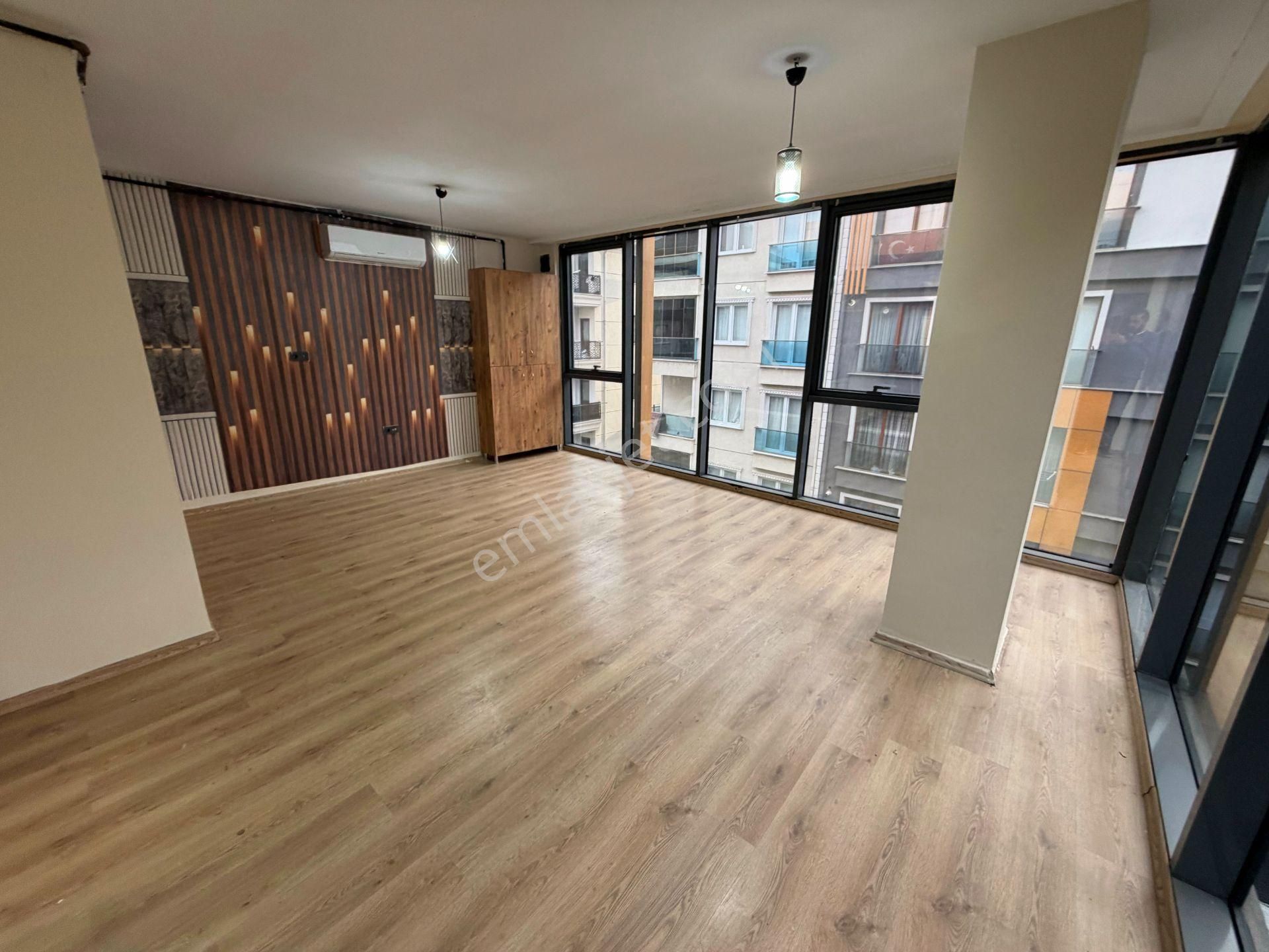 Sancaktepe Ticaret Merkezi 8 Yıllık Otoparklı 50m2 Kiralık Ofis - Görsel 2