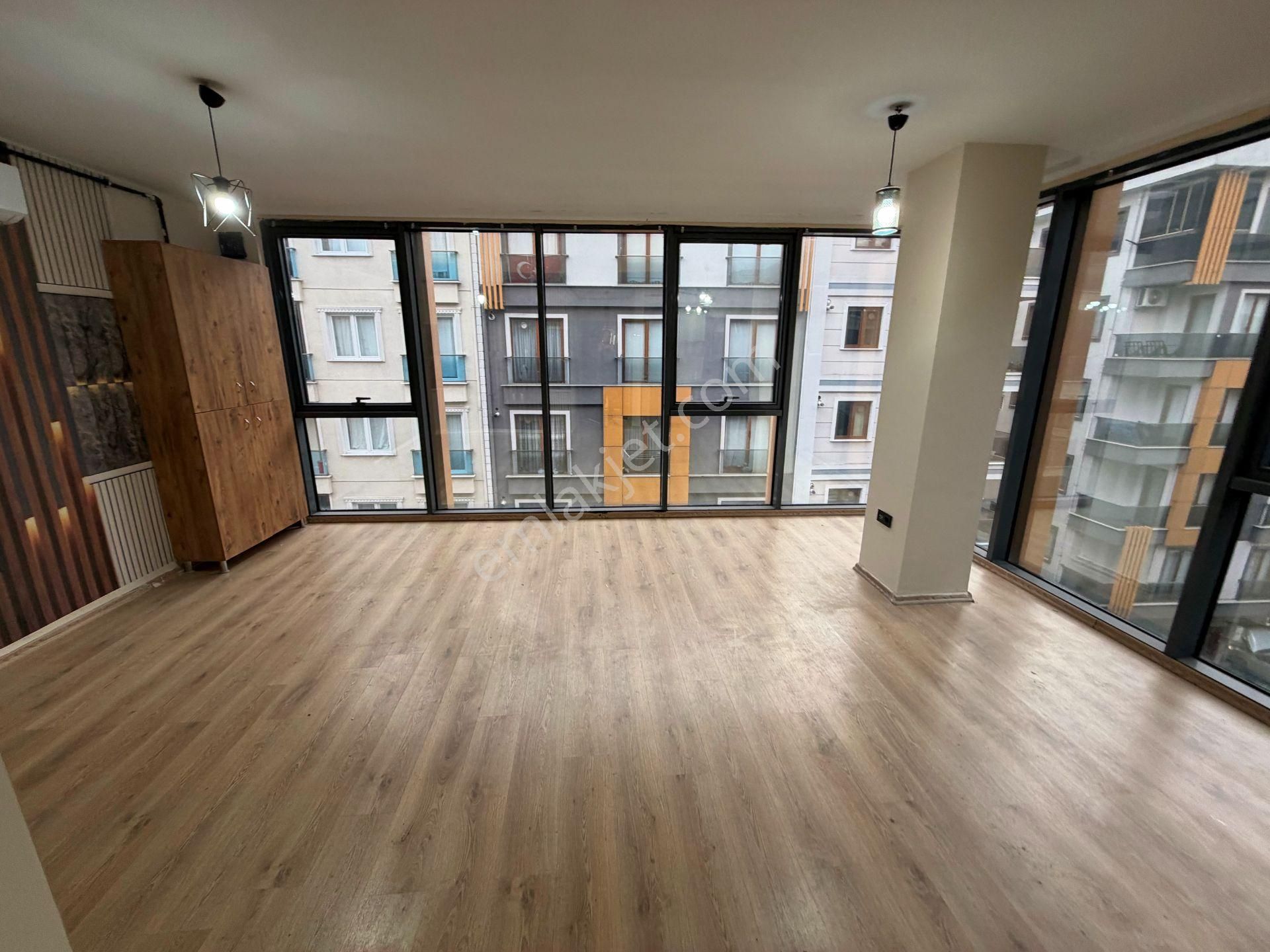 Sancaktepe Ticaret Merkezi 8 Yıllık Otoparklı 50m2 Kiralık Ofis - Görsel 11