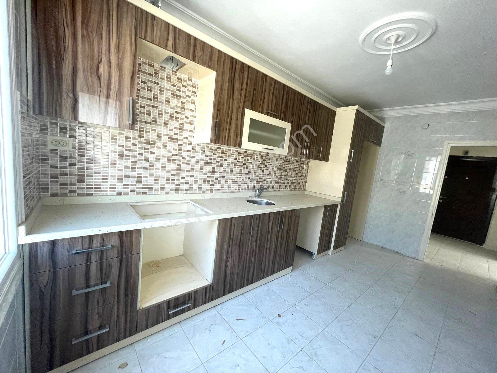 Mezitli Atatürk Mah.de Bağımsız Mutfaklı 3+1 Satılık Daire