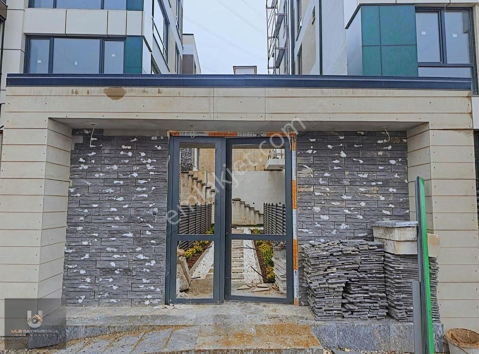 Serdivan'da Havuzlu - Şömineli Geniş Arakat Kiralık 2+1 Daire - Görsel 4