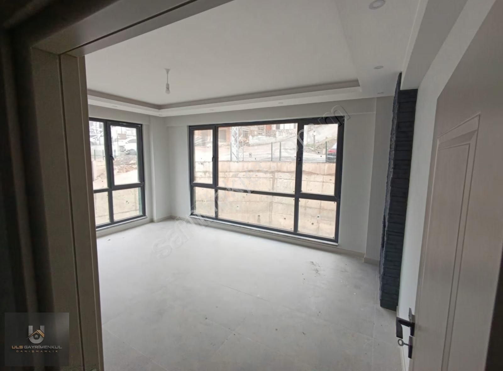 Serdivan'da Havuzlu - Şömineli Geniş Arakat Kiralık 2+1 Daire - Görsel 5