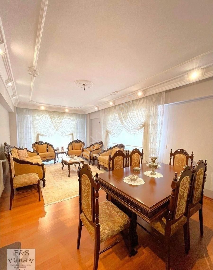 Adnan Menderes Mahallesinde Satılık 5+1 Dubleks Daire