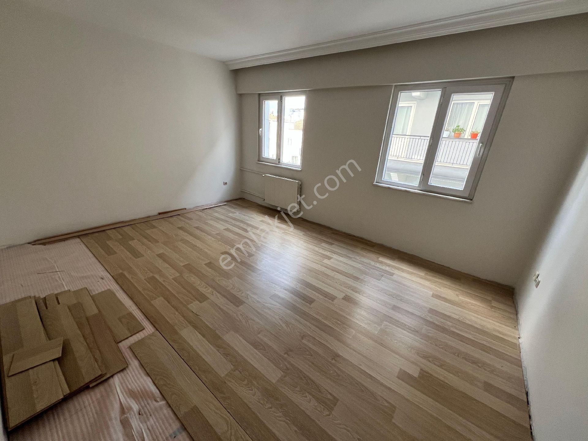 Çamlık Caddesinde 180 M2 Ara Kat Daire Satılık - Görsel 3