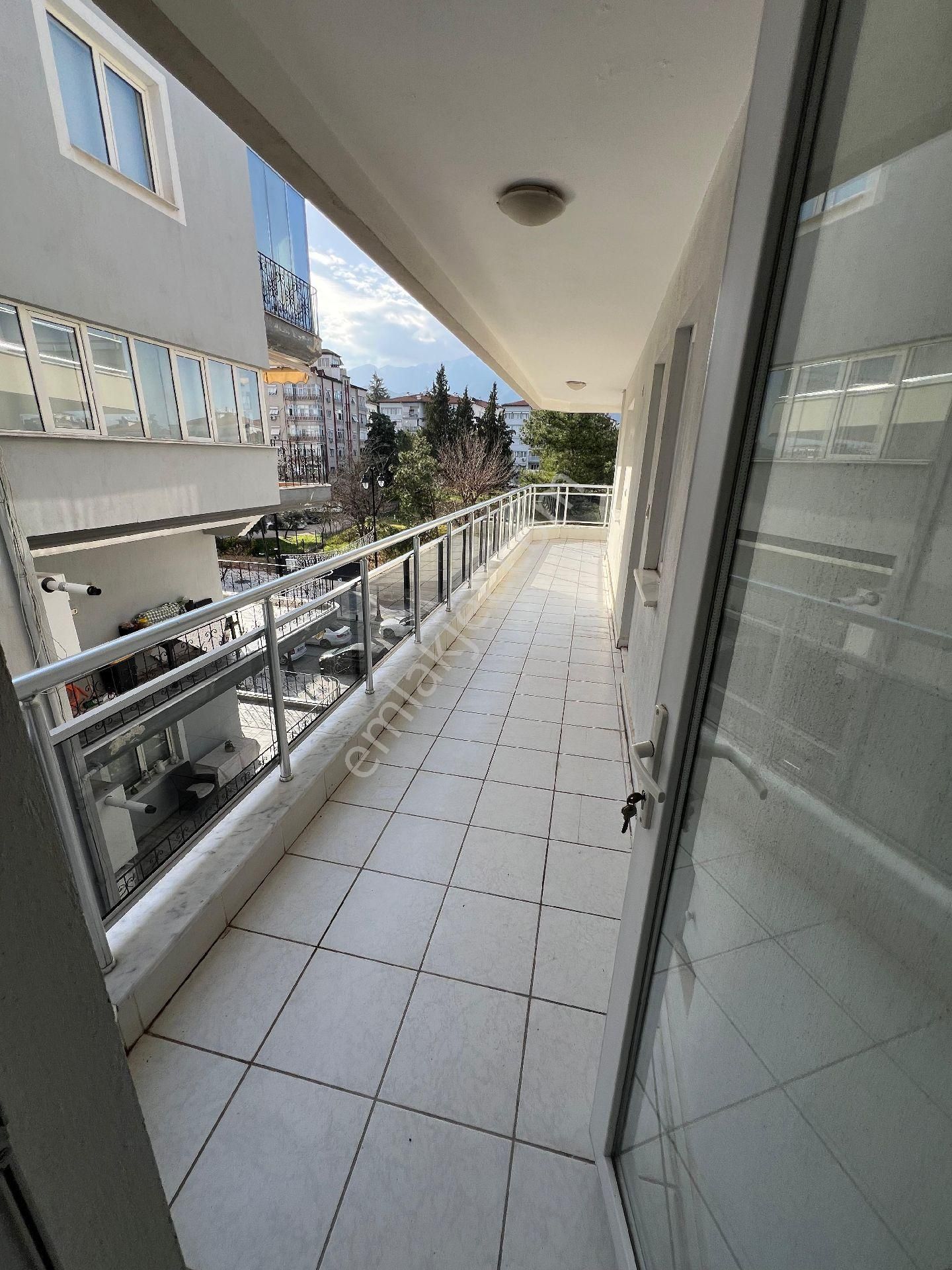 Çamlık Caddesinde 180 M2 Ara Kat Daire Satılık - Görsel 6