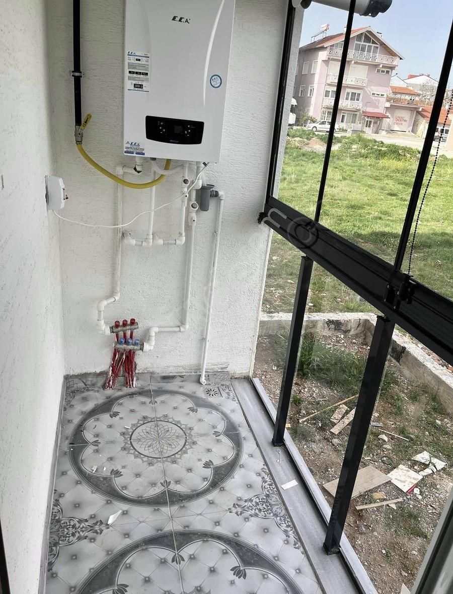 Banaz Merkezde 2+0 Sıfır Eşyalı Hazır Daire - Görsel 4