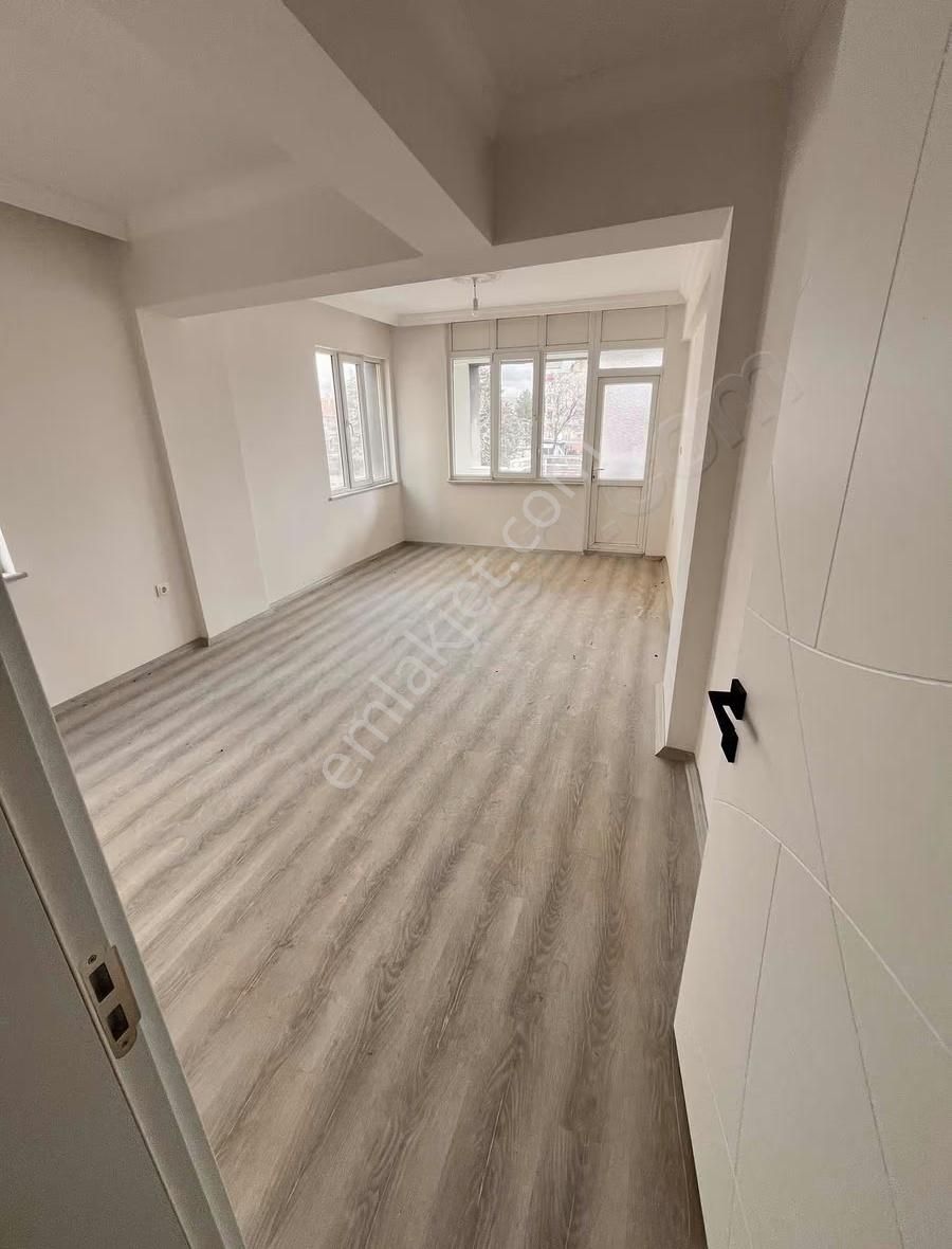 Banaz İstasyonda Geniş 2+1 130m2 Hazır 2.kat Daire - Görsel 12