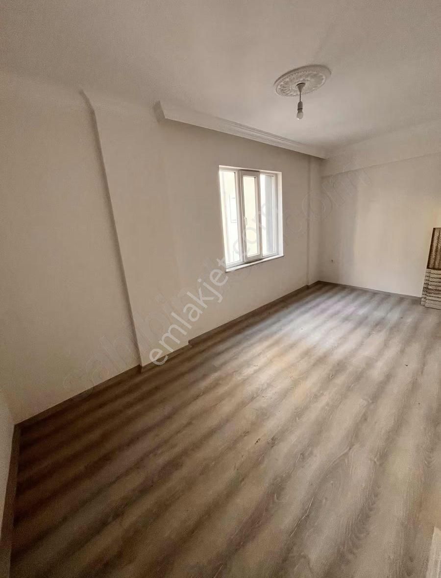 Banaz İstasyonda Geniş 2+1 130m2 Hazır 2.kat Daire - Görsel 5