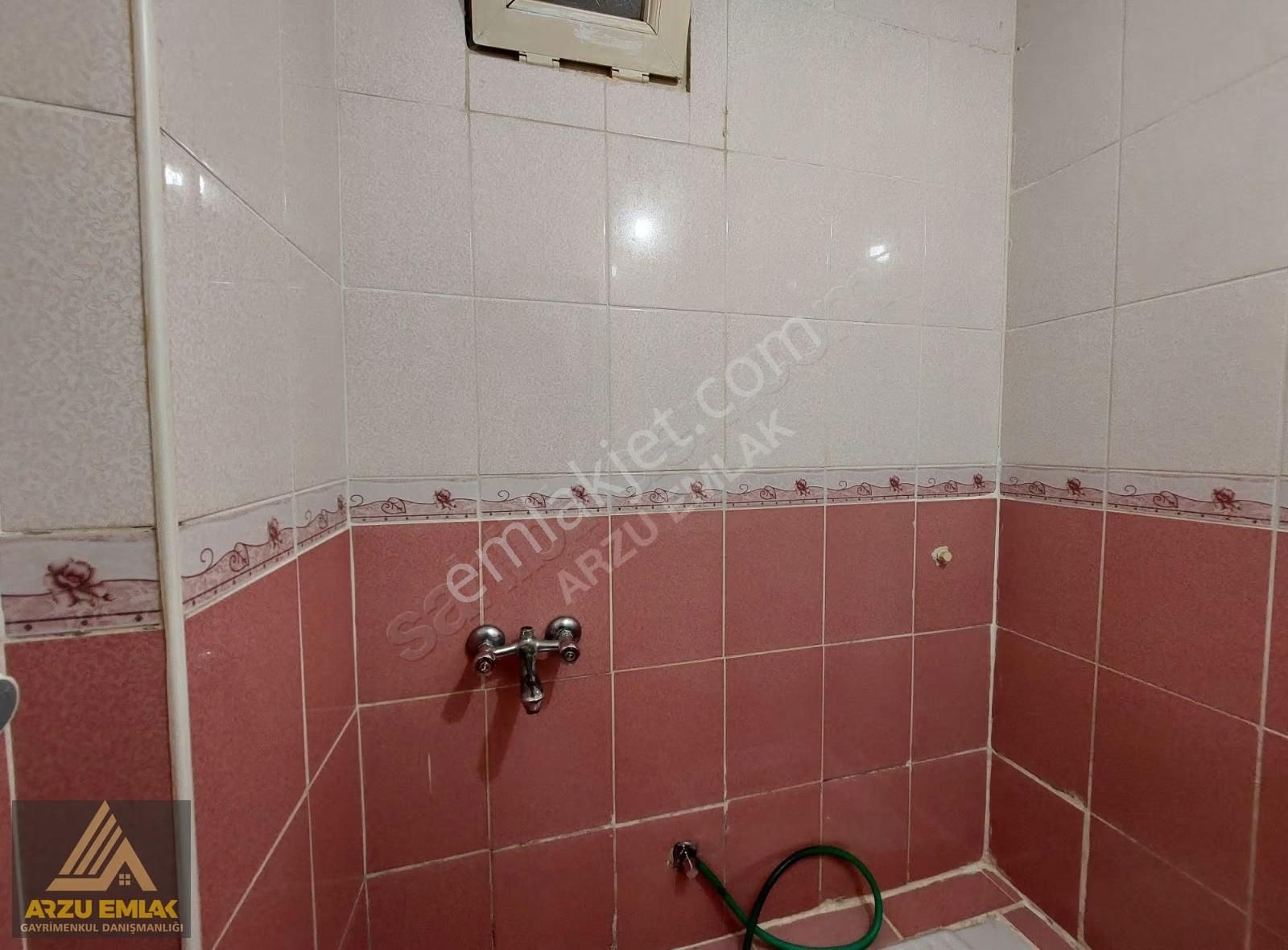 Arzu Emlaktan Gazi Mah Kiralık Kot1balkonlu Daire Okullara Yakın - Görsel 3