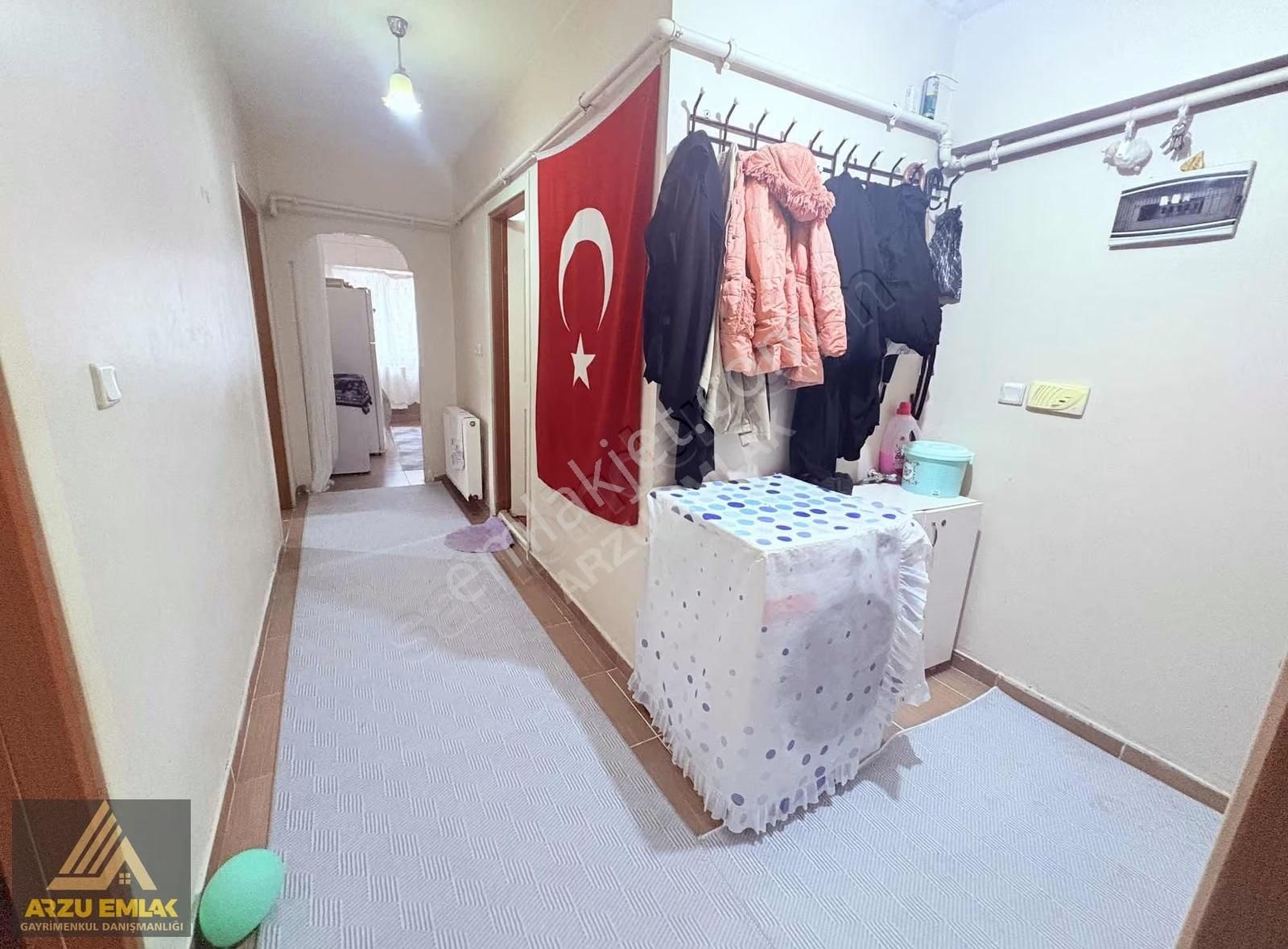 Arzu Emlaktan Gazi Mah Satılık Balkonlu 1. Kat Daire - Görsel 34