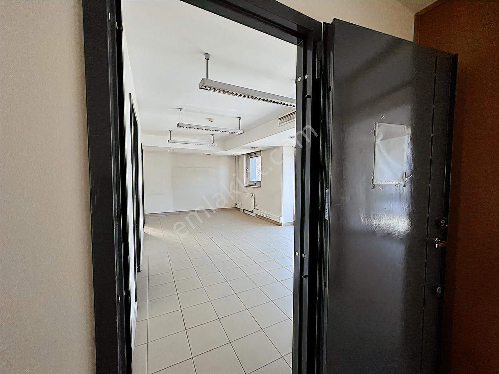 Çankaya Atakule Yakını Net 763 M2 Otoparklı Dubleks Kiralık Ofis - Görsel 32