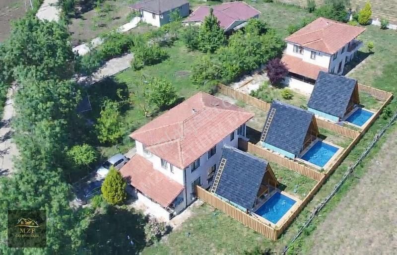 Hazır Turizm Konsepti 2 Dönüm Arazi İçinde 2villa + 3bungalov