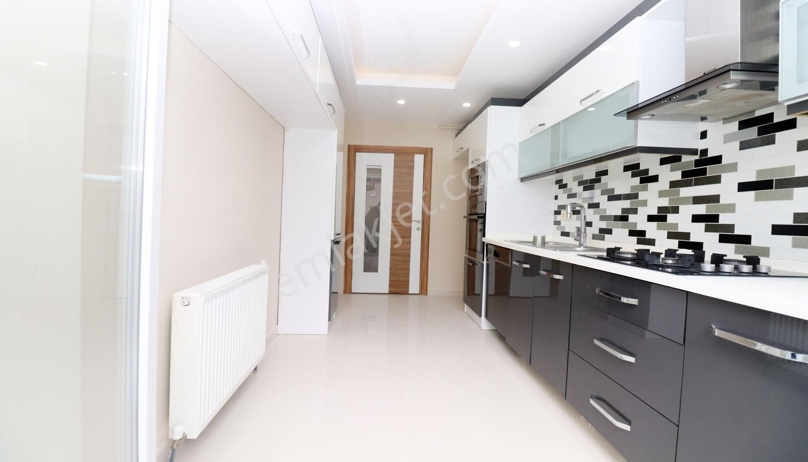 Beylikdüzü Adnan Kahveci Satılık Daire