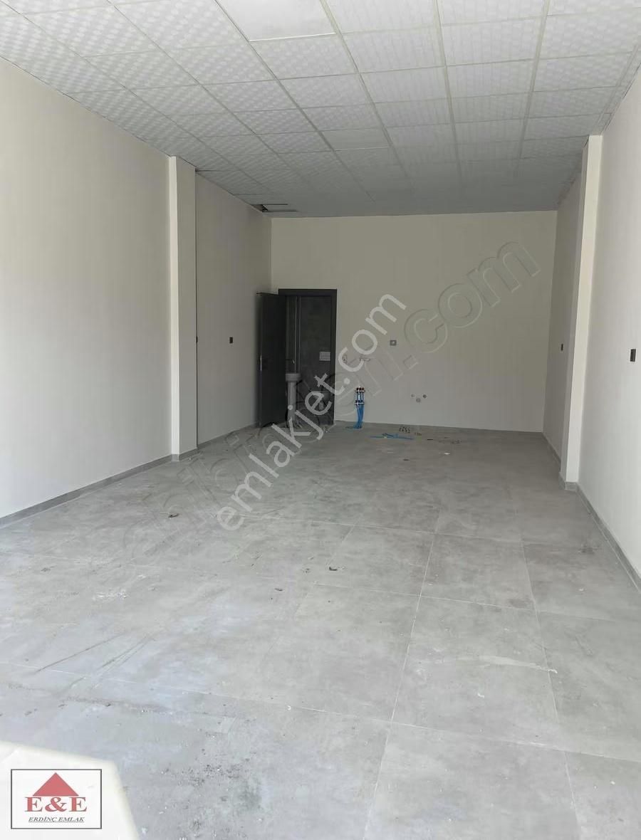 Hatıp Caddesi Üzeri Satılık Depolu Dükkan - Görsel 4