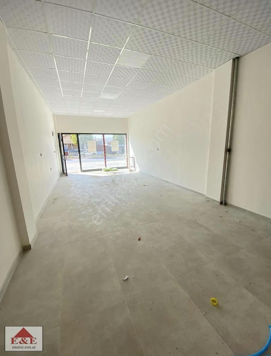 Hatıp Caddesi Üzeri Satılık Depolu Dükkan