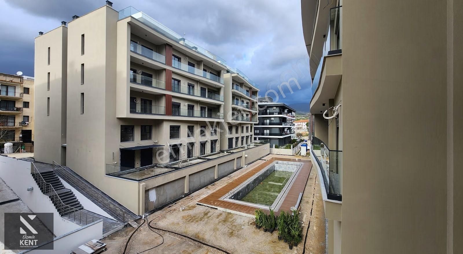 Kemalpaşa Ulucak Satılık Havuzlu Site İçi Hazır 2+1 Lüks Daire - Görsel 11