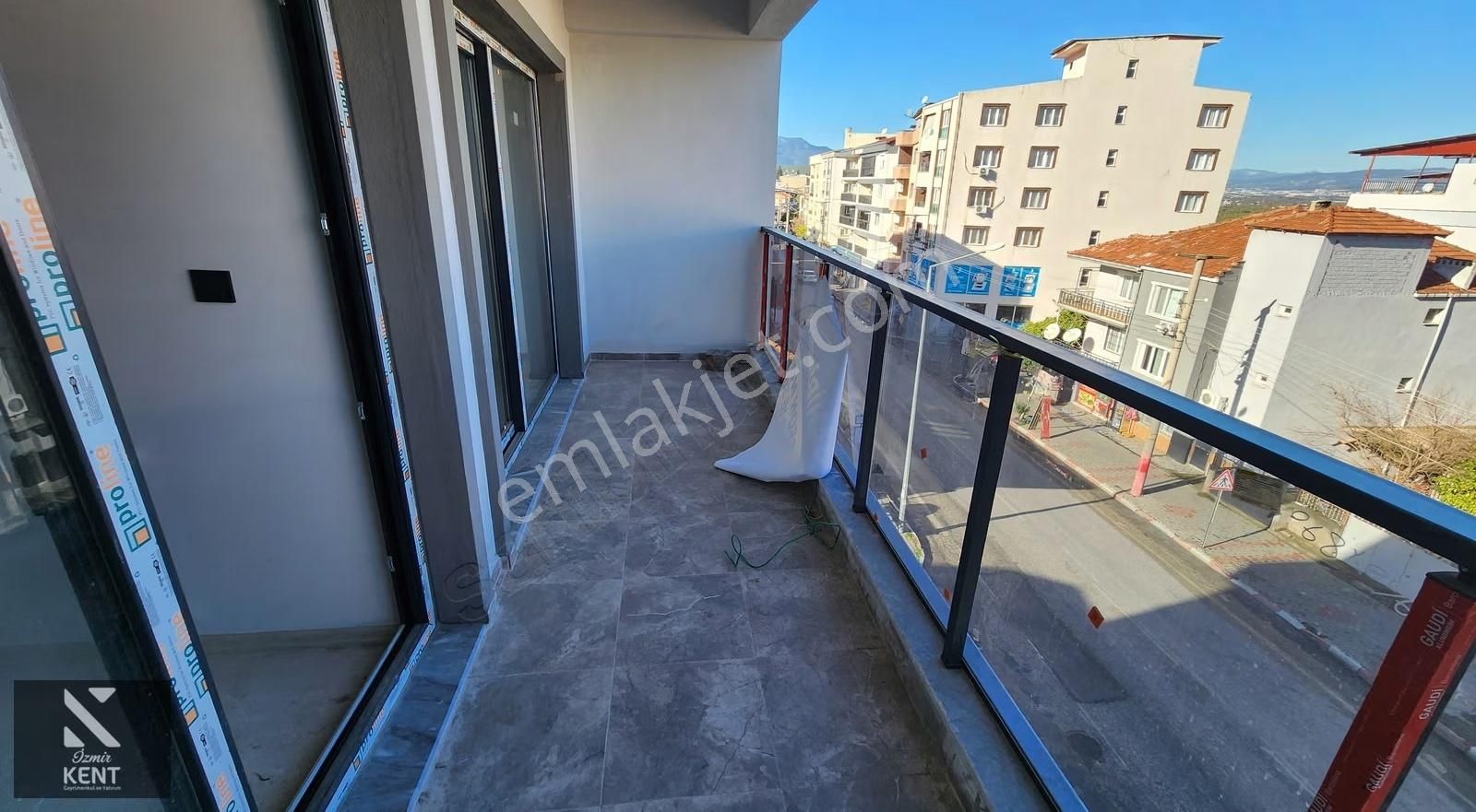 Kemalpaşa Armutlu Satılık Ana Cadde Üzeri Sıfır 3+1 Daire - Görsel 22