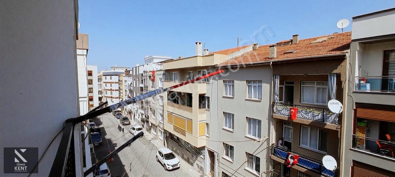 Balçova Fevzi Çakmak Mahallesi Kiralık Daire 2+1 Jeotermalli - Görsel 24