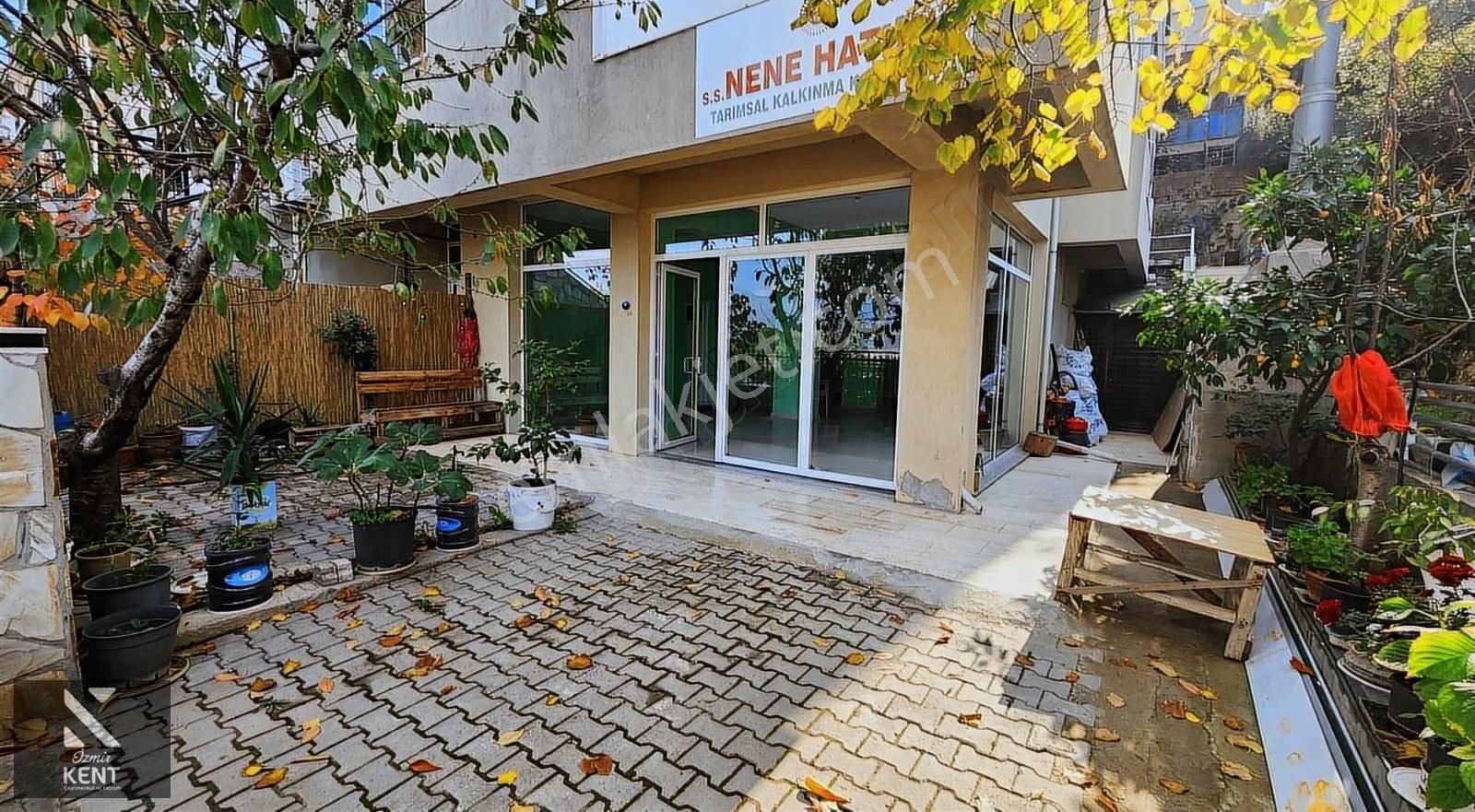 Kemalpaşa Kiralık 100 M2 Dükkan Wc - Mutfak