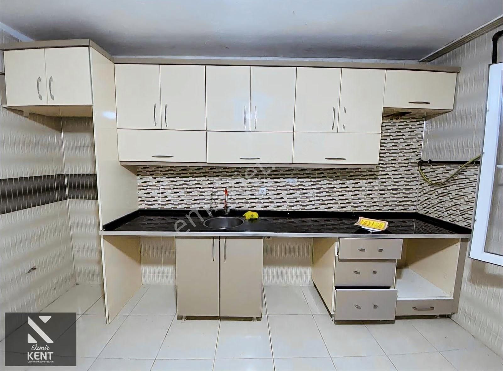 Bornova Mevlana Mah. Kiralık 110 M2 Arakat 2+1 Daire - Görsel 2