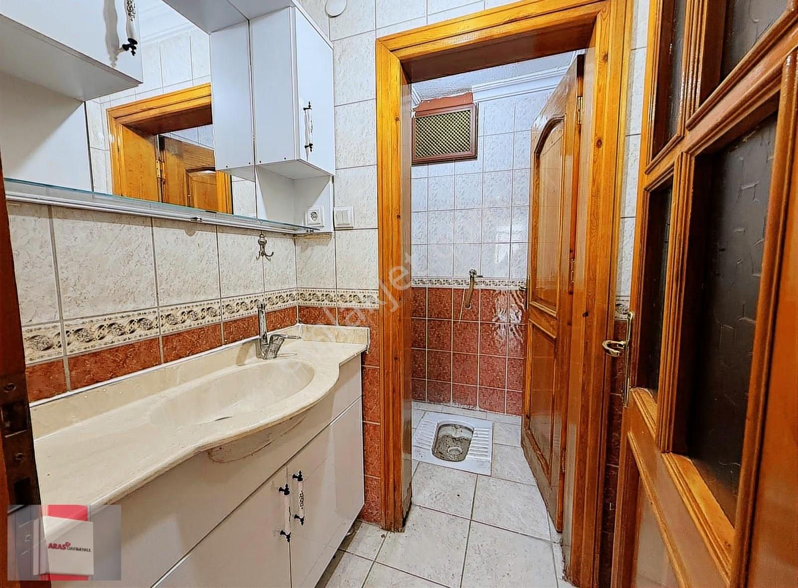 Aydınlık Evler Mah. De Merkezi Konumda 5+1 Dublex Bakımlı Daire - Görsel 11