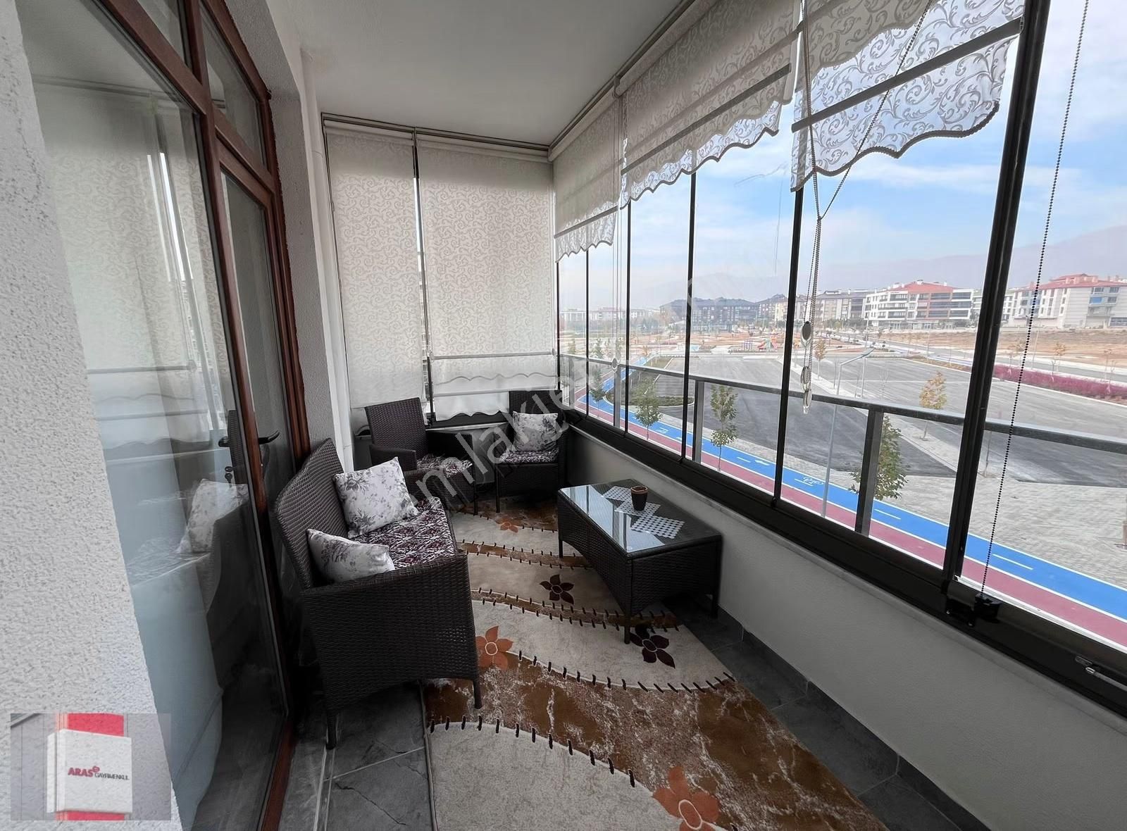 Selehattin Eyyubi Mah. Site İçi Sıfır Ayarında 3+1 Ara Kat Daire - Görsel 2