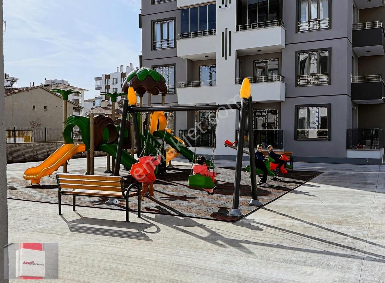 Aras Gyo Vuslat Konutları Hacıveys Zade Mah.site İçi 3+1 Ara Kat - Görsel 16