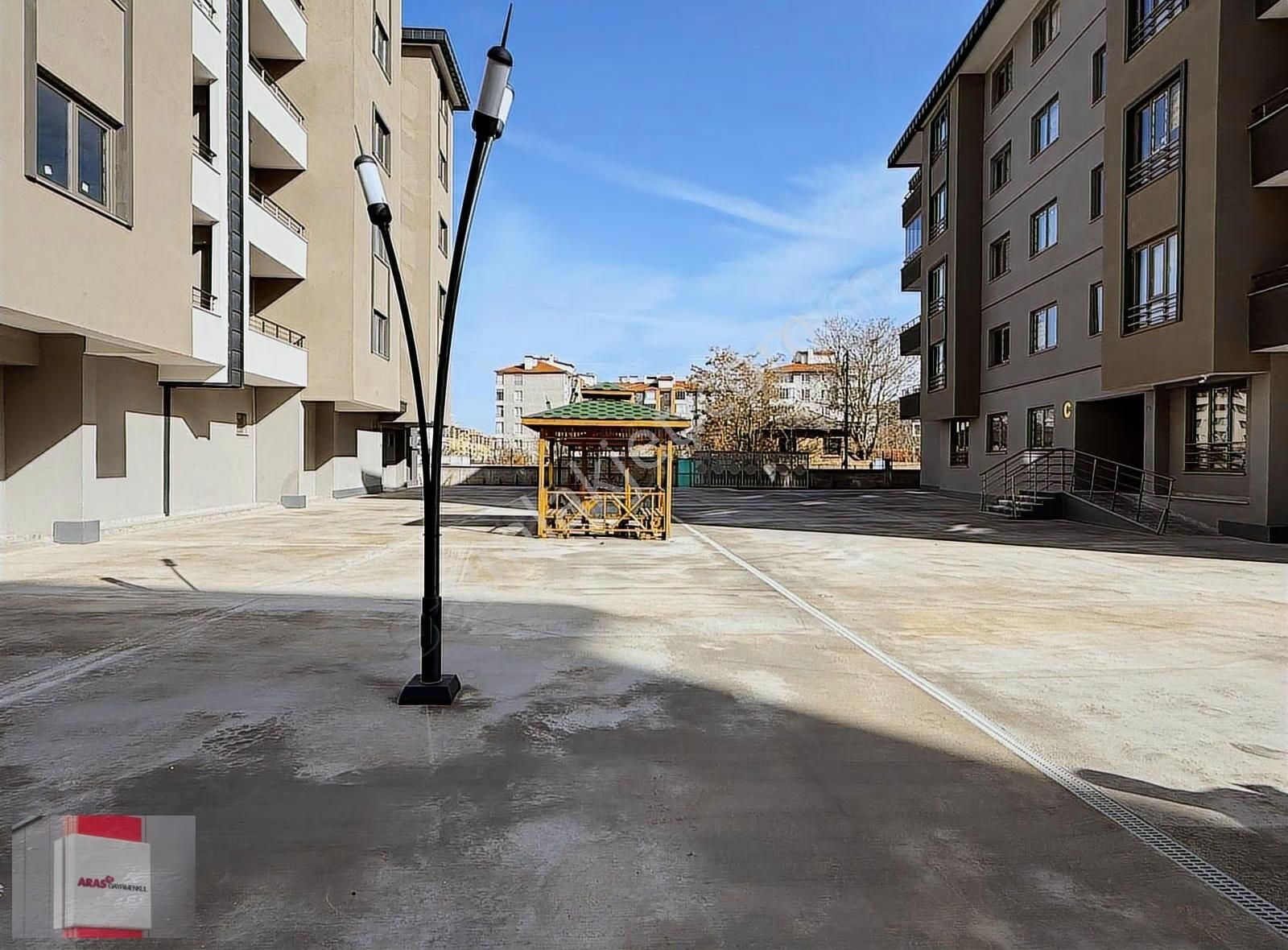 Aras Gyo Vuslat Konutları Hacıveys Zade Mah.site İçi 3+1 Ara Kat - Görsel 3