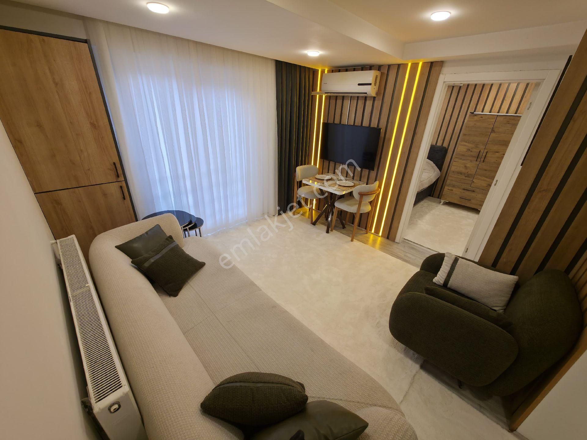 Değirmenönü Mahallesinde Gezek Yatak Mevki Arakat Apart Satılıktır