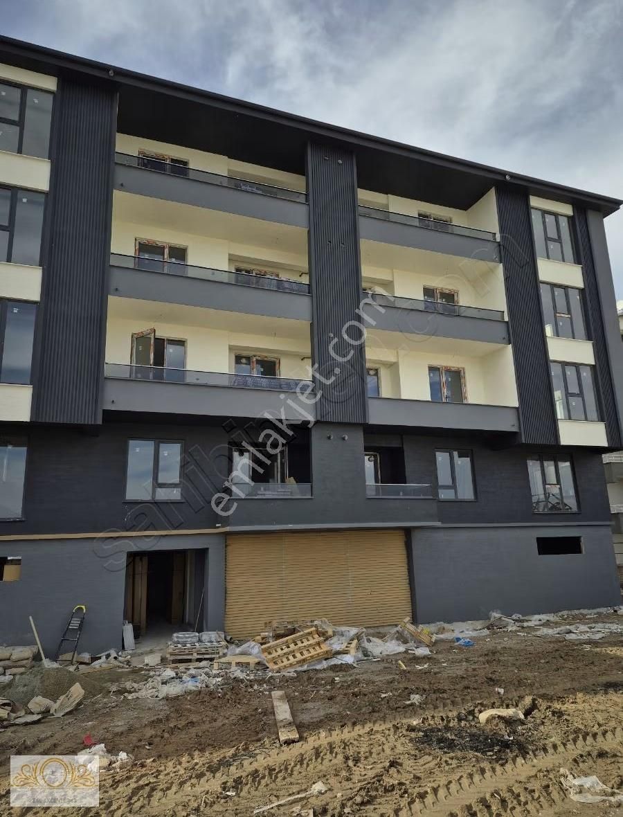 Emlak Centerden Tokide Site İçerisinde Lüks 3+1daireler