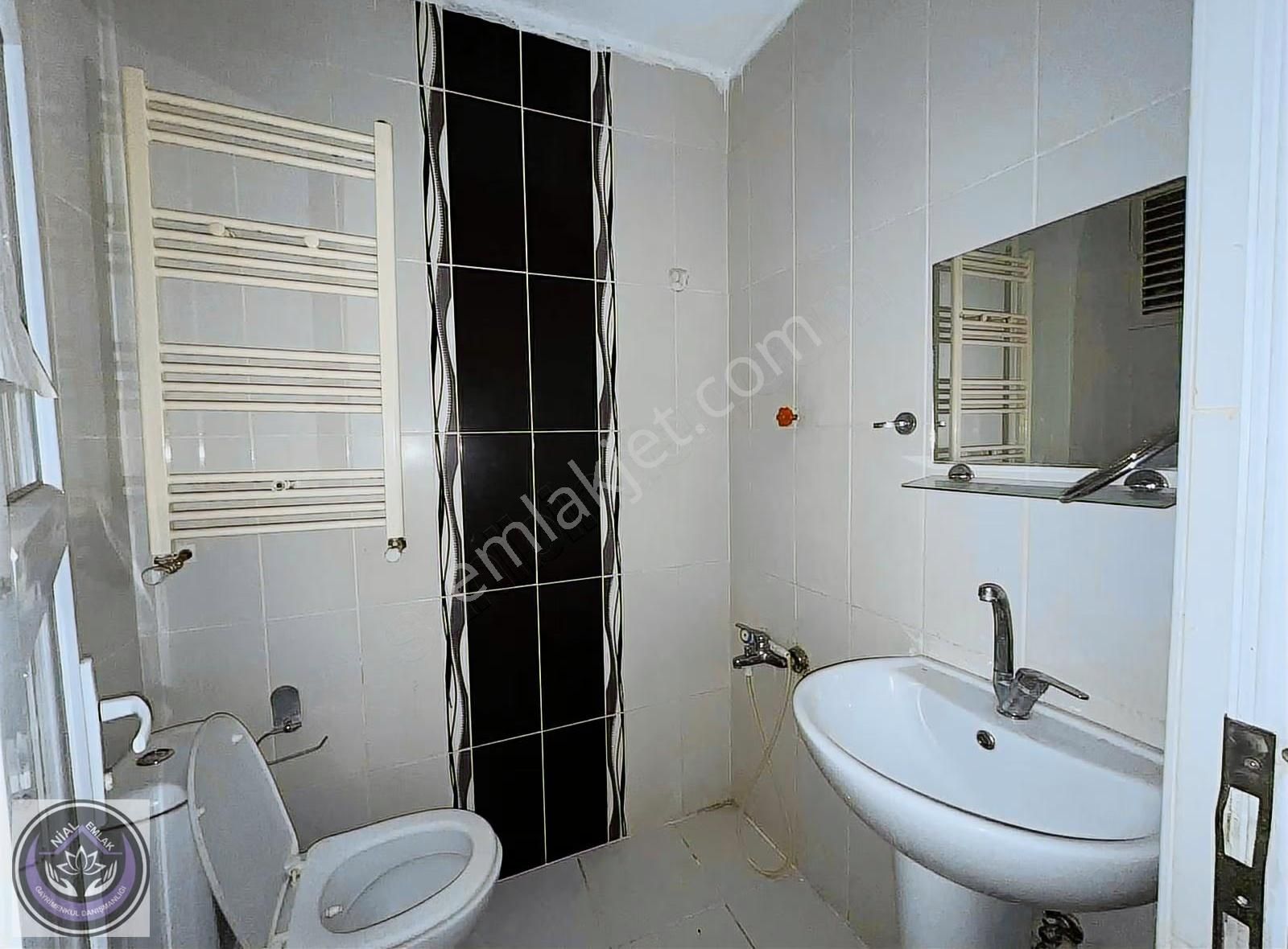 Balıkesir Çarşı Merkezde Kiralık Komple Bina - Görsel 8