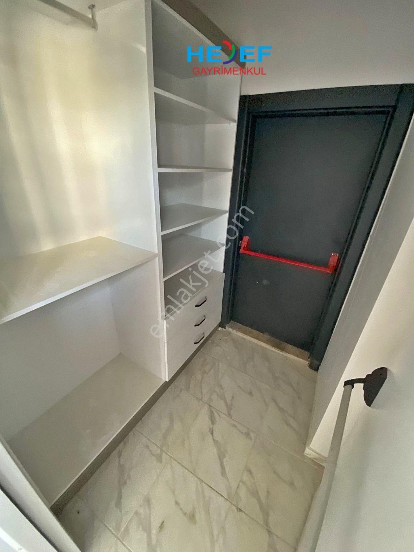 Hedef'ten Eski Mezitli'de Site İçerisinde Bağımsız Mutfaklı 2+1 - Görsel 22