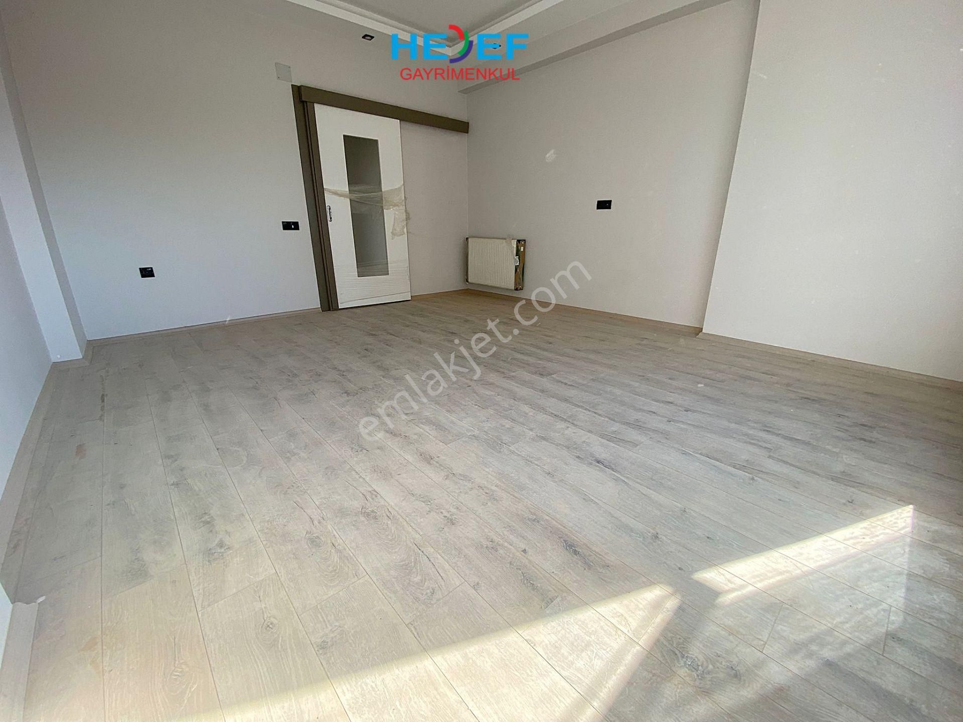 Hedef'ten Eski Mezitli'de Site İçerisinde Bağımsız Mutfaklı 2+1 - Görsel 10