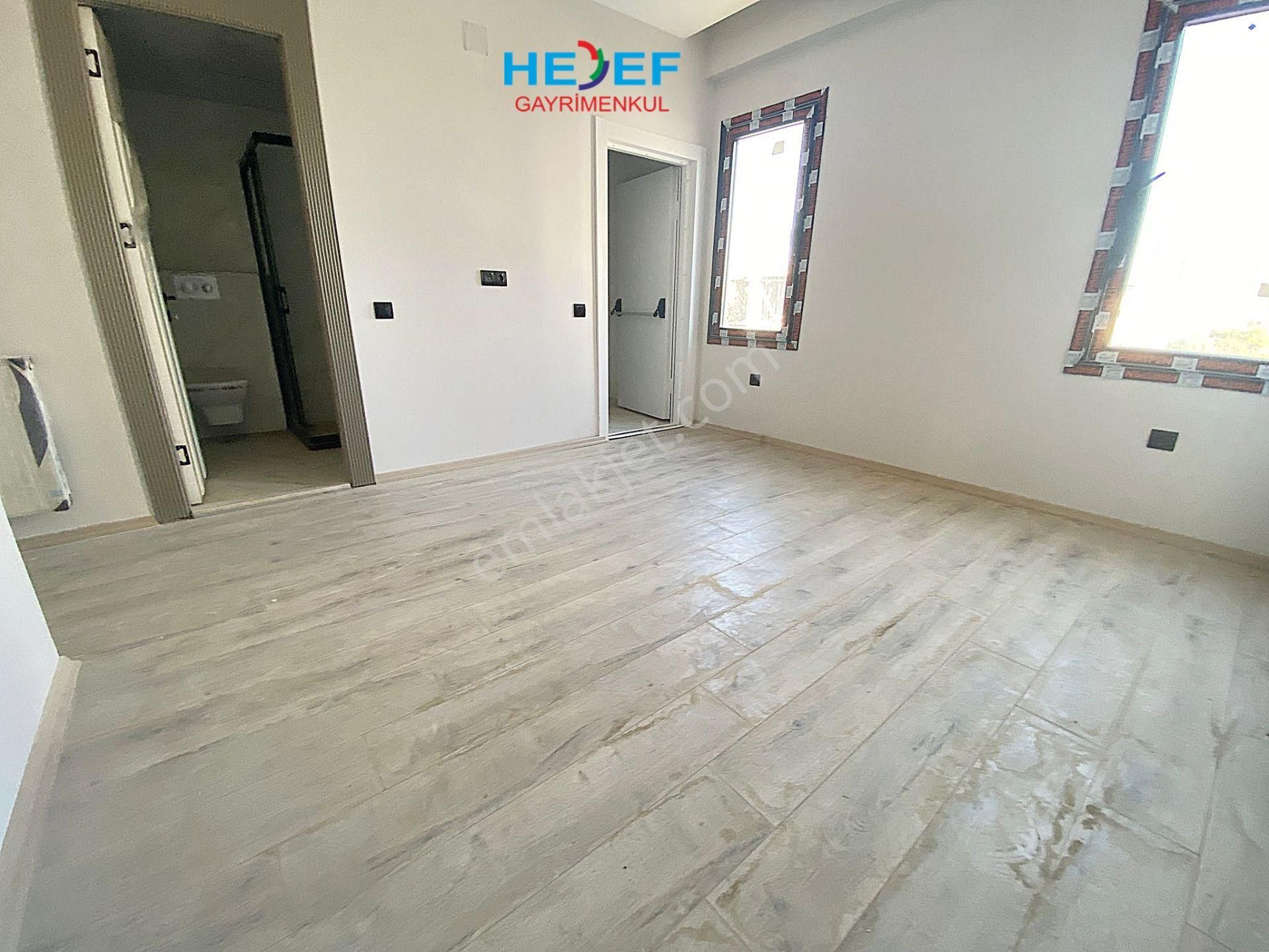 Hedef'ten Eski Mezitli'de Site İçerisinde Bağımsız Mutfaklı 2+1 - Görsel 19