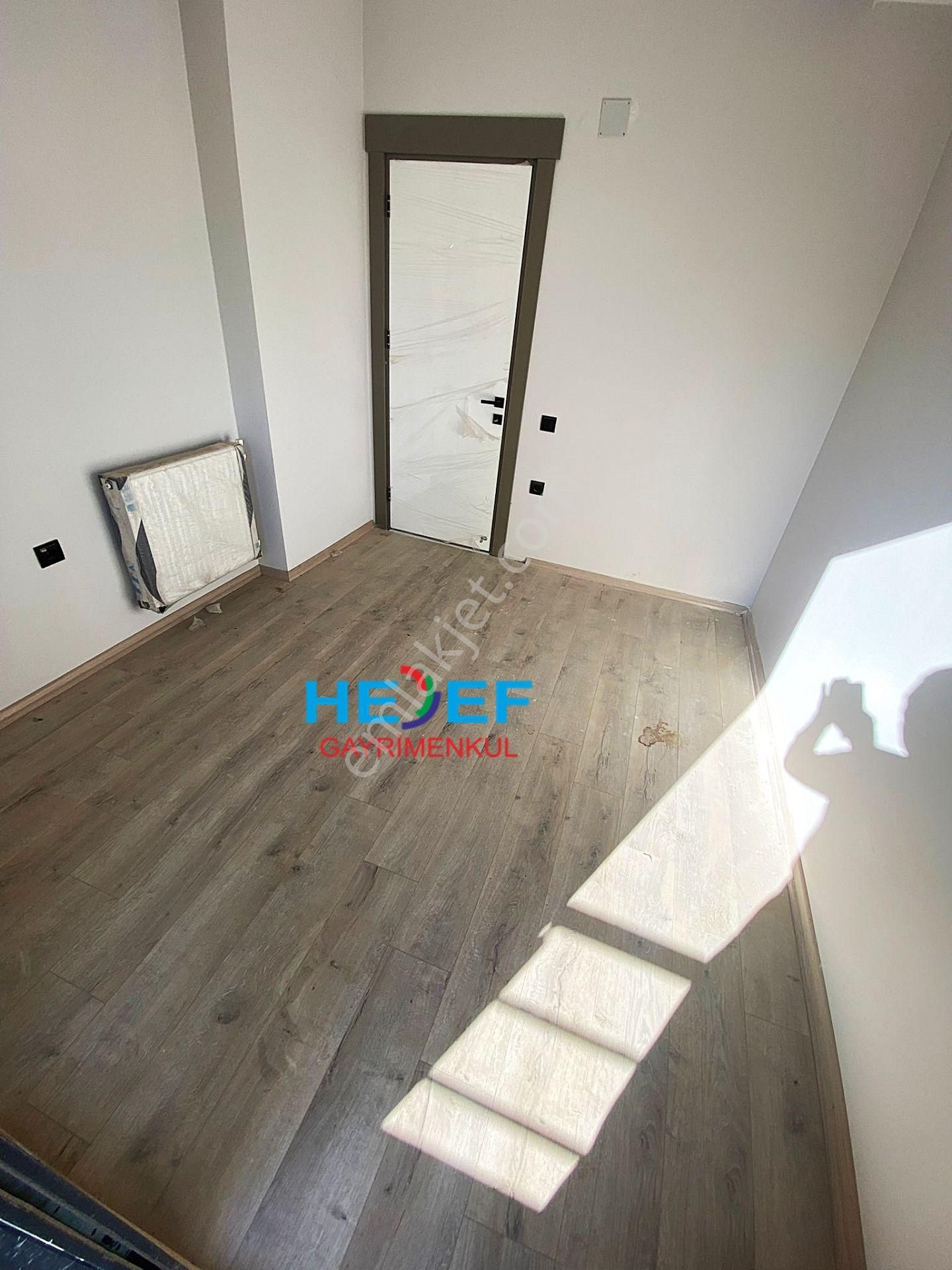 Hedef'ten Eski Mezitli'de Site İçerisinde Bağımsız Mutfaklı 2+1 - Görsel 16